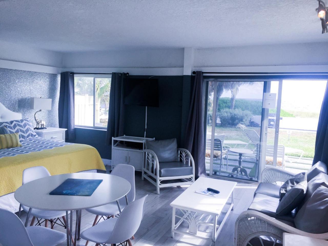 Coral Tides Resort 폼파노 비치 외부 사진