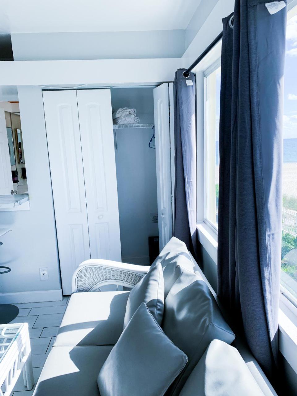 Coral Tides Resort 폼파노 비치 외부 사진
