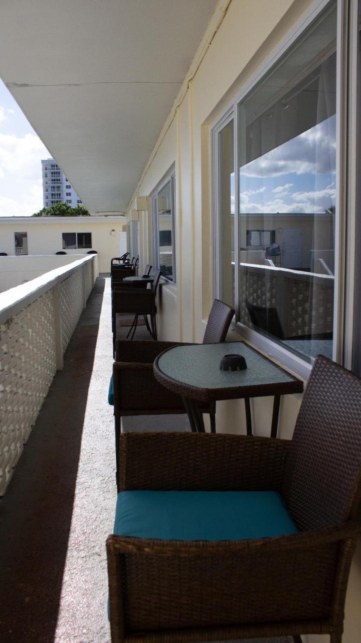 Coral Tides Resort 폼파노 비치 외부 사진