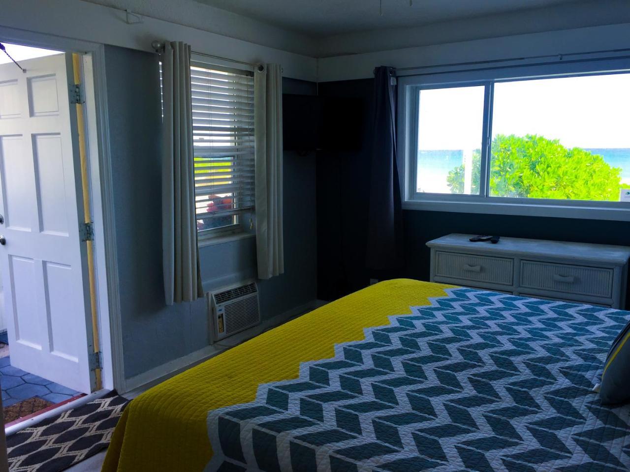 Coral Tides Resort 폼파노 비치 외부 사진