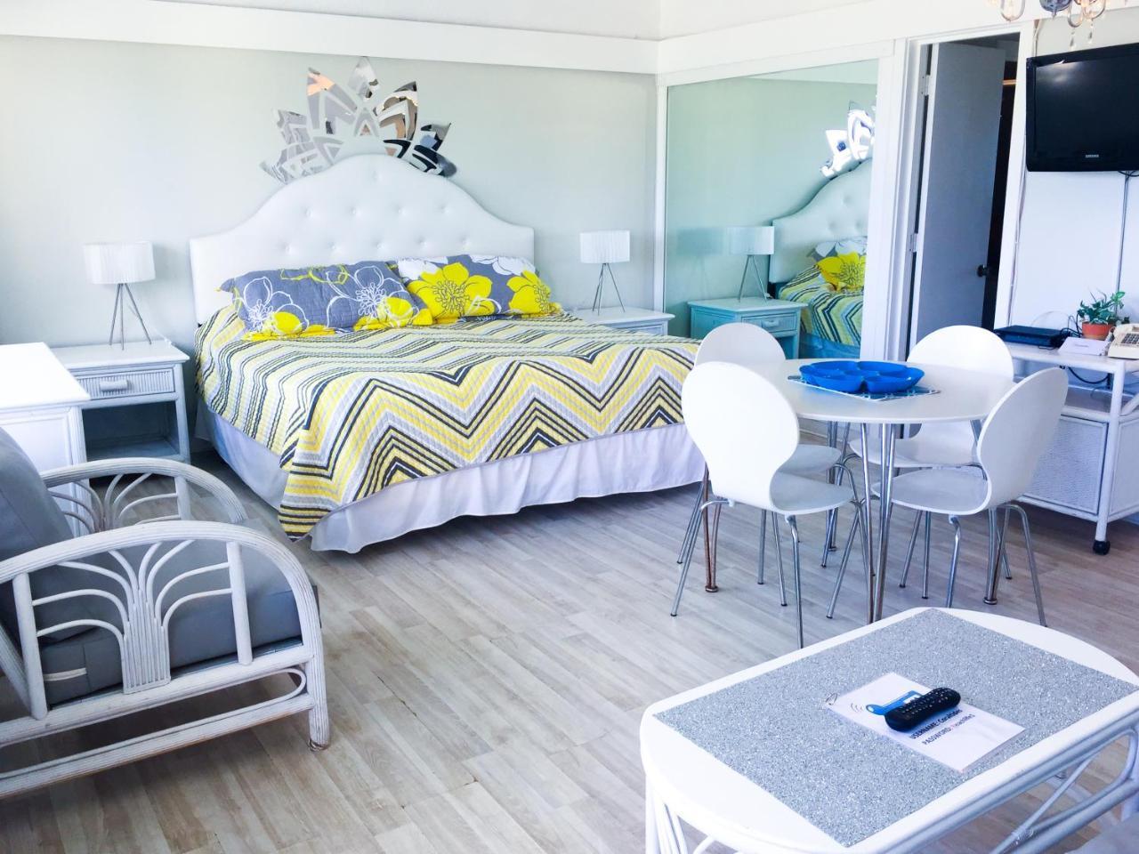 Coral Tides Resort 폼파노 비치 외부 사진